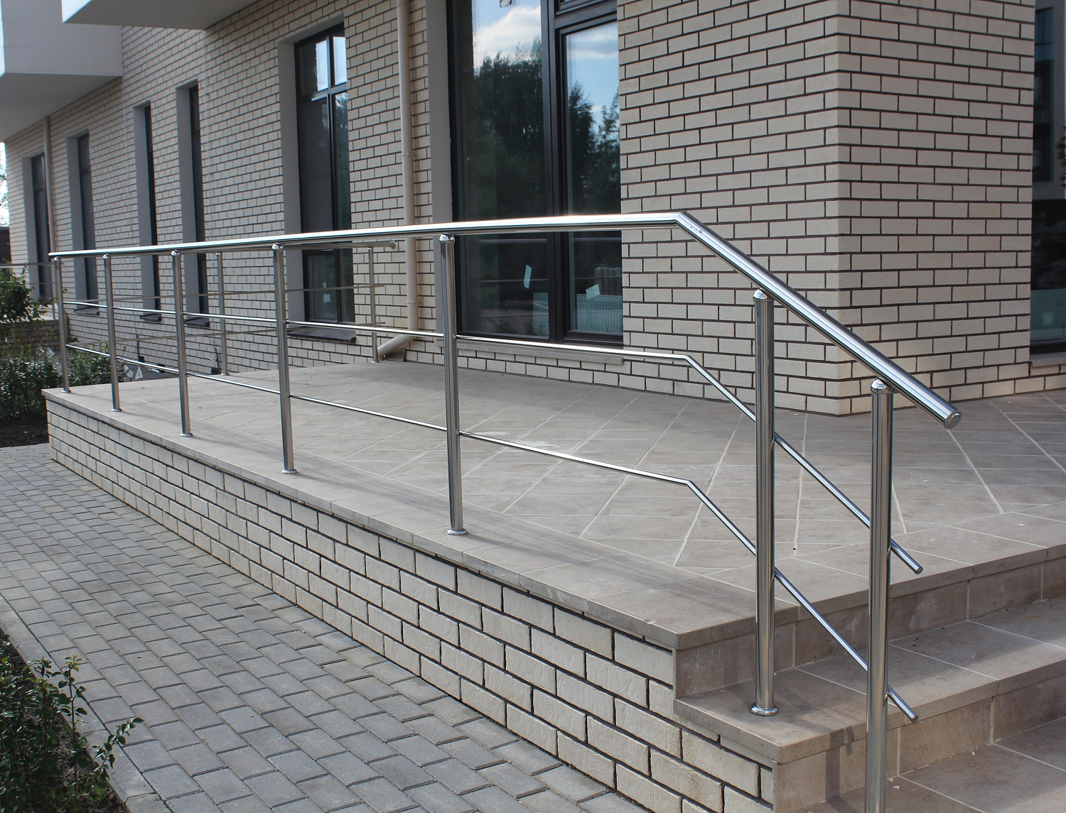 Лестничные ограждения из нержавеющей стали с 2 ригелями