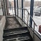 Ограждения во входной группе жилого дома